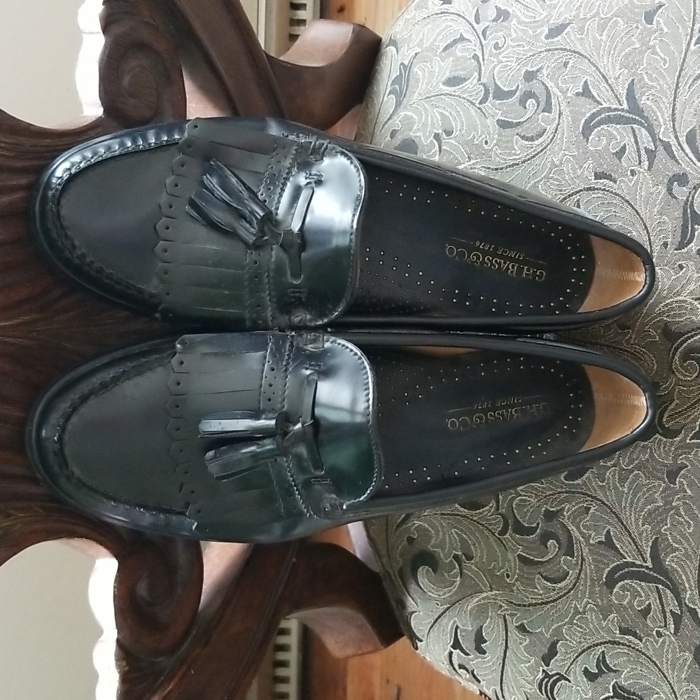 Men BassWeeguns Black 9.5D.